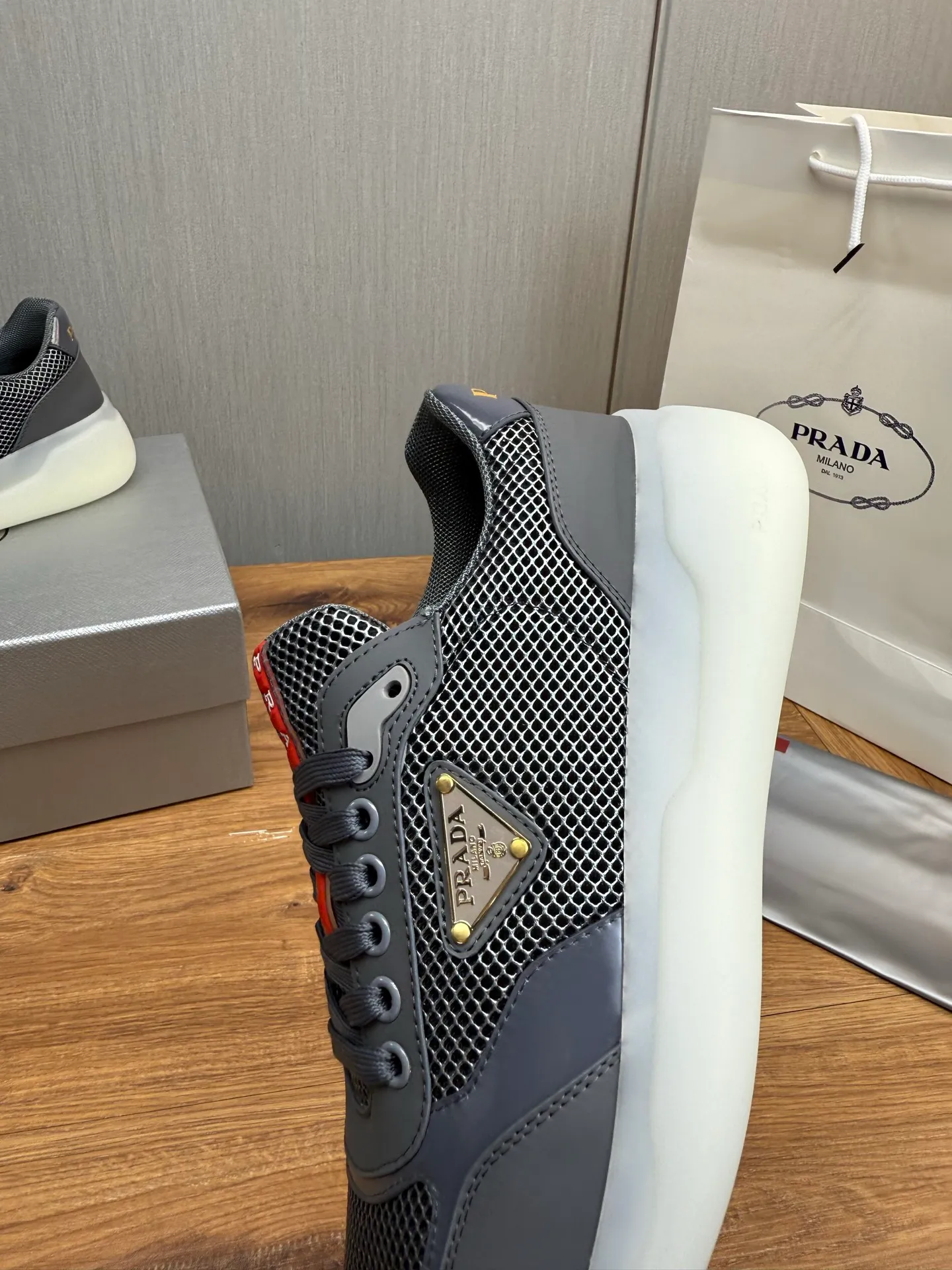 Factory price 620💰 [PRADA] Official website synchronizes new models, high-quality shipments ✔️Hot sale🔥 Original cowhide + cowhide lining, 1🆚1 replica, original bottom, 38-45 (men's 45 is custom-made and cannot be returned)